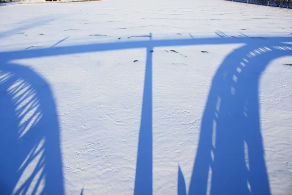 Ponte delle ombre nella neve — Foto Stock