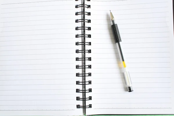 Pera a spirála notebook — Stock fotografie