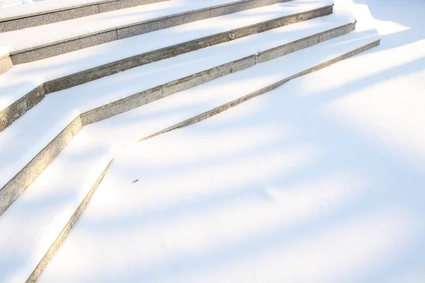 Trap bedekt met sneeuw — Stockfoto
