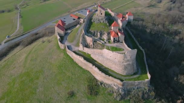 Romanya Nın Brasov Kentindeki Ortaçağ Kalesinin Havadan Çekilmiş Görüntüleri Kuşlar — Stok video