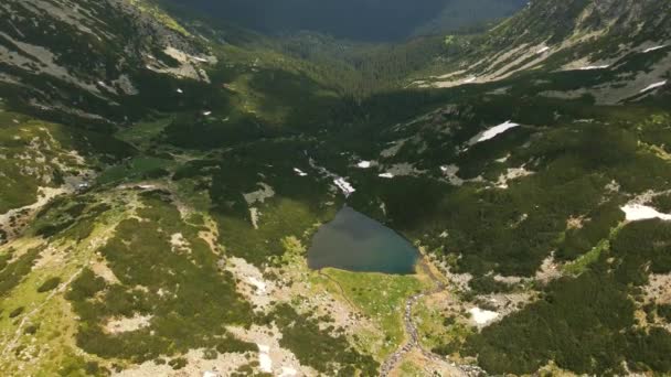 Вид Сверху Красивое Голубое Озеро Ретезате Румыния Видео Дрона Над — стоковое видео