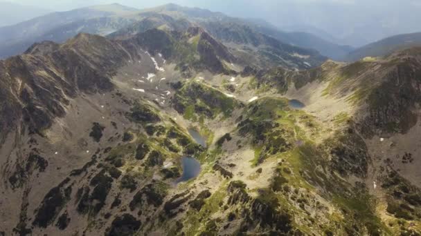 Vidéo Aérienne Une Chaîne Montagnes Prise Partir Drone Alors Volait — Video