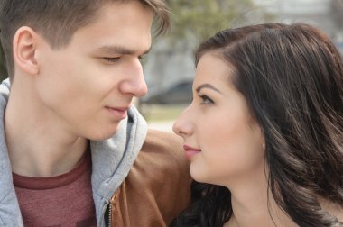 Portre portre bir adam ve kız bir. 