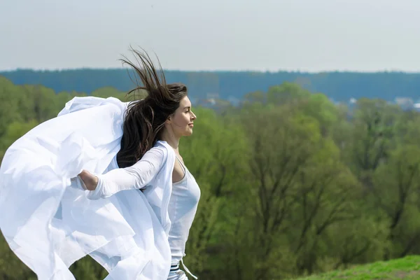 Chica haciendo peinado — Foto de Stock