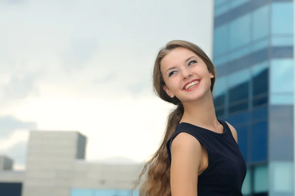 喜悦和幸福的业务女子肖像 — 图库照片