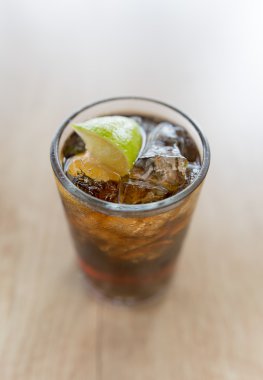 Cuba libre içecek