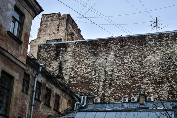 Paysage Industriel Vieux Bâtiment Abandonné Avec Toit Mur Briques Brunes — Photo
