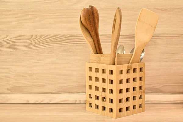 Wooden Cutlery Bamboo Spatulas Spoons Wooden Basket Beige Kitchen Countertop — Stock Photo, Image