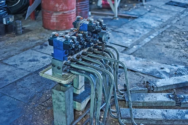 Pannello elettrico in una fabbrica di linee di assemblaggio — Foto Stock