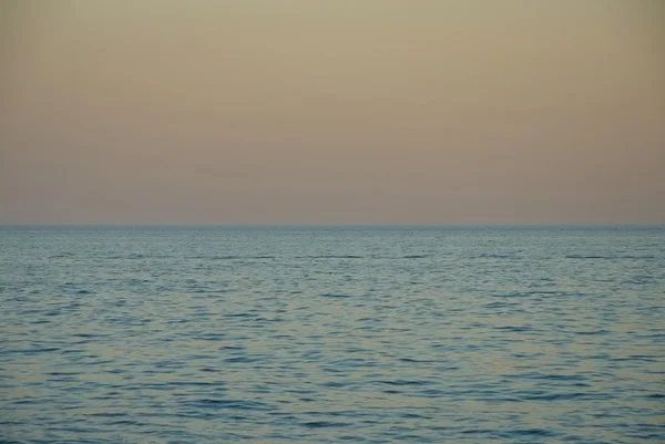 Orizzonte blu intenso del mare — Foto Stock