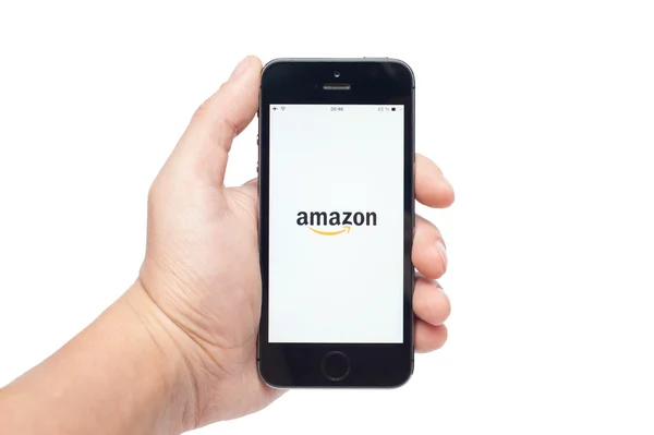 IPhone 5S with Amazon app — Stock Photo, Image