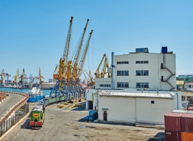 Tren ve Odessa Limanı Vinçler