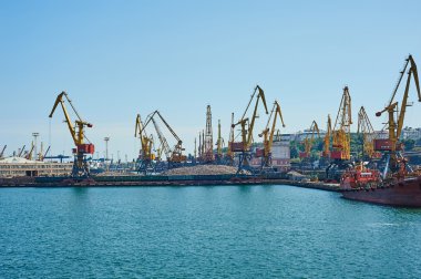 Kargo Vinç raylar üzerinde