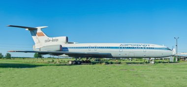 Eski uçağı Tupolev Tu-154