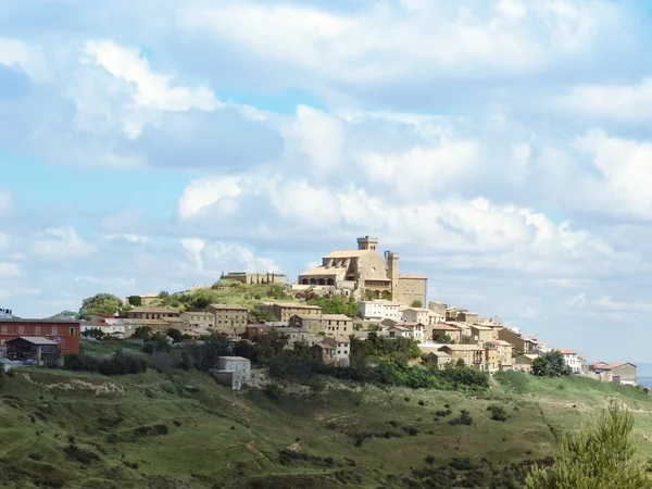 Twierdza Ujue średniowieczna wioska w Nawarry Hiszpania — Zdjęcie stockowe