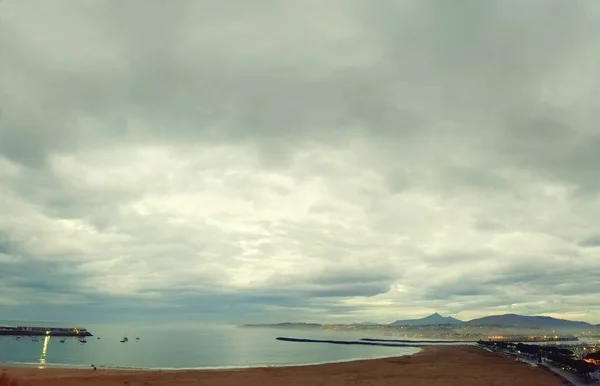 Hondarribia Bellissima Spiaggia Del Villaggio Nel Nord Della Spagna — Foto Stock