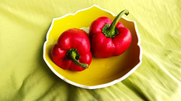 Tabakta yemek madde biber — Stok fotoğraf