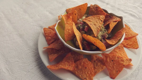 Guacamole e patatine — Foto Stock