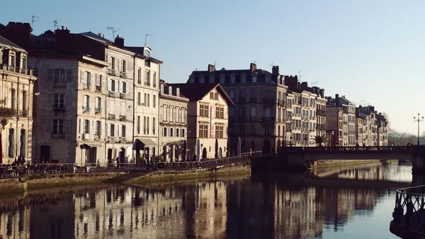 Bayonne nad rzeką widok — Zdjęcie stockowe