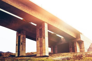 Otoyolun yapım aşamasında. Yüksek kaliteli fotoğraf..