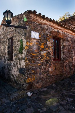 Koloni yapısındaki taş duvarlar Uruguay 'ın harika bir konumu.