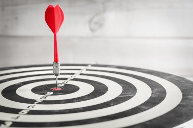 Kırmızı ok ok isabet dart tahtası hedef Merkezi