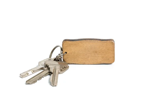 Beyaz Üzerinde Tahtadan Boş Bir Etiket Olan Anahtarlar — Stok fotoğraf