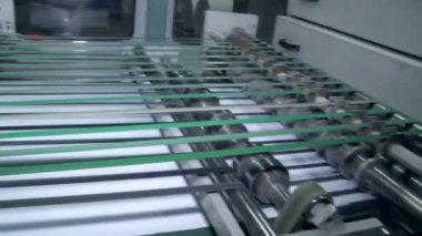 Önce kağıt hazırlanması için makine 2 kesme