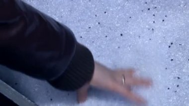 Hammadde üretim polipropilen klasör ve dosya için. kadının 2 el