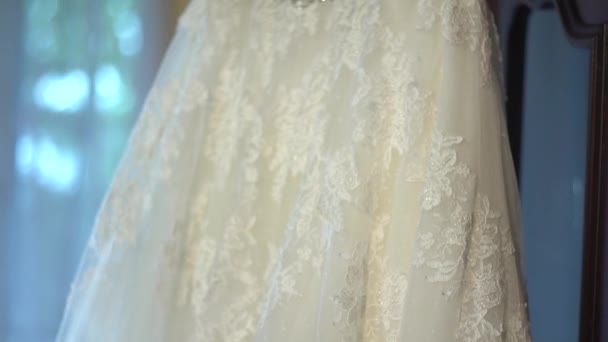 Robe de mariée — Video