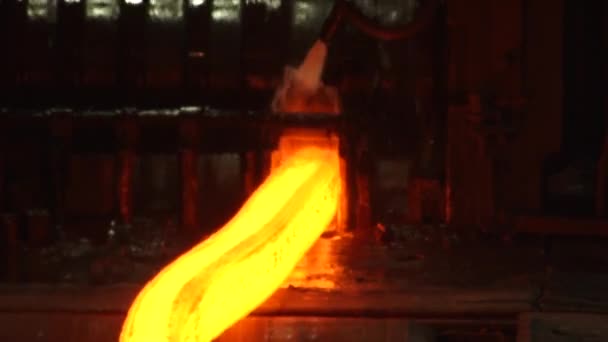 コンベア上の熱い鋼 — ストック動画