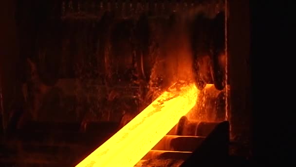 Горячая сталь — стоковое видео