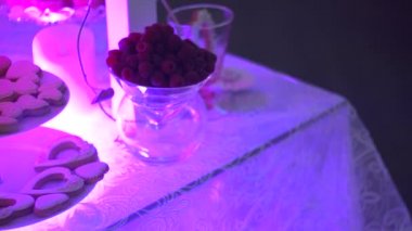 Zencefilli kurabiye ve ahududu