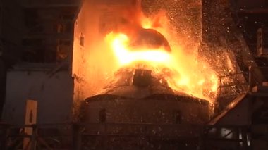 ağır çekim. çalışma temel oksijen fırını