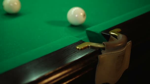 Essayer de rentrer dans la poche 