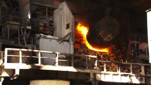 热金属桶 — 图库视频影像