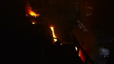 Metal Dükkanı yangında Nehri'nin Üstten Görünüm