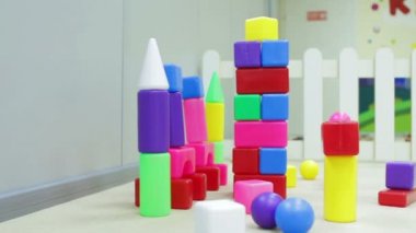 Çocuklar bir oyuncak