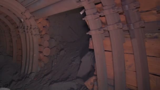 Le passage dans la mine avec la race — Video