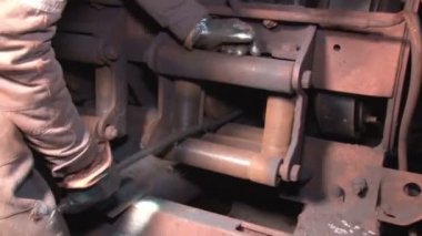 Çalışma ve ayarlama kazıyıcı vinç denetimi