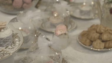 Boncuk ile bir tabakta güzel Pastalar