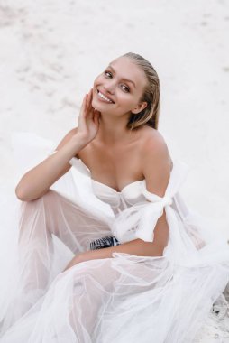 Ocean Beach 'te güzel bir gelin günü. Mutlu evlilikler.