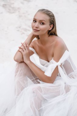 Ocean Beach 'te güzel bir gelin günü. Mutlu evlilikler.