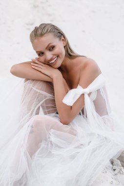 Ocean Beach 'te güzel bir gelin günü. Mutlu evlilikler.