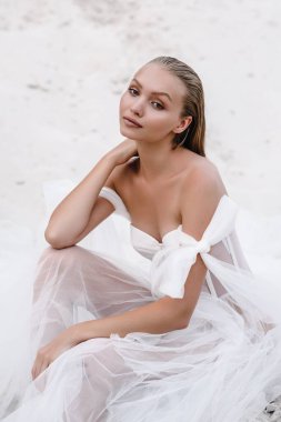 Ocean Beach 'te güzel bir gelin günü. Mutlu evlilikler.