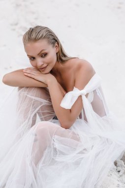 Ocean Beach 'te güzel bir gelin günü. Mutlu evlilikler.