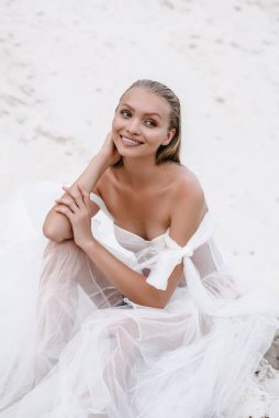 Ocean Beach 'te güzel bir gelin günü. Mutlu evlilikler.