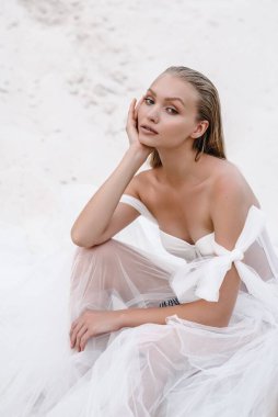 Ocean Beach 'te güzel bir gelin günü. Mutlu evlilikler.