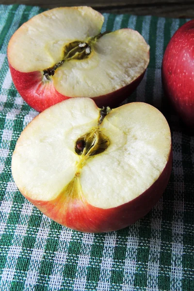 Pomme cassée, gros plan — Photo