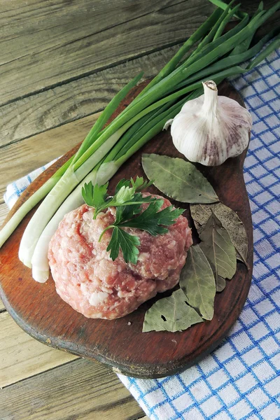 Carne de porco moída e especiarias — Fotografia de Stock